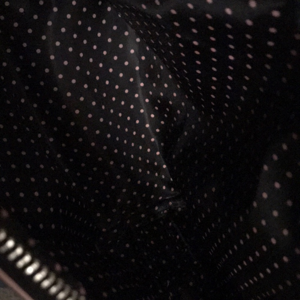 ⭐️NEW⭐️Victoria’s Secret Make-up Bag - Picture 3 of 5